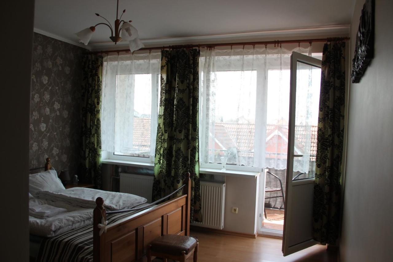 Apartamenty Eka Dom Goscinny 350M Do Plazy Rewal Bagian luar foto