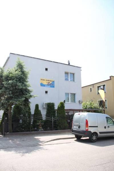 Apartamenty Eka Dom Goscinny 350M Do Plazy Rewal Bagian luar foto
