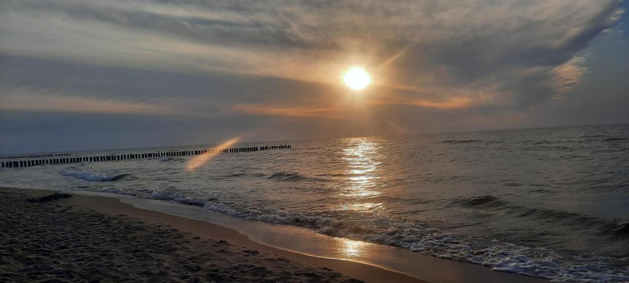 Apartamenty Eka Dom Goscinny 350M Do Plazy Rewal Bagian luar foto