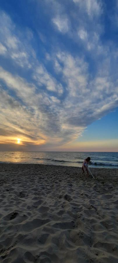 Apartamenty Eka Dom Goscinny 350M Do Plazy Rewal Bagian luar foto